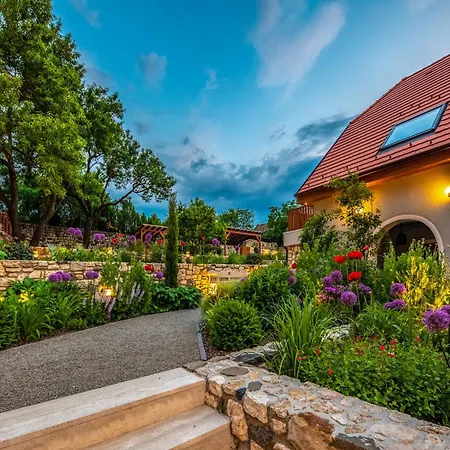 Mandilla بيت ضيافة