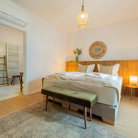 Mandilla Hotel