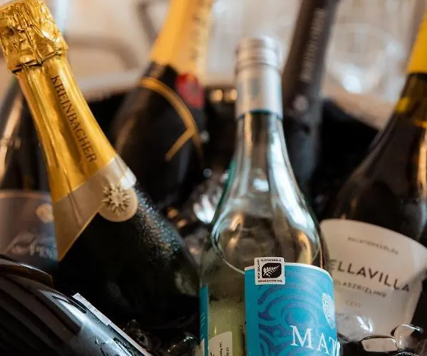 Mandilla Πανσιόν 4*