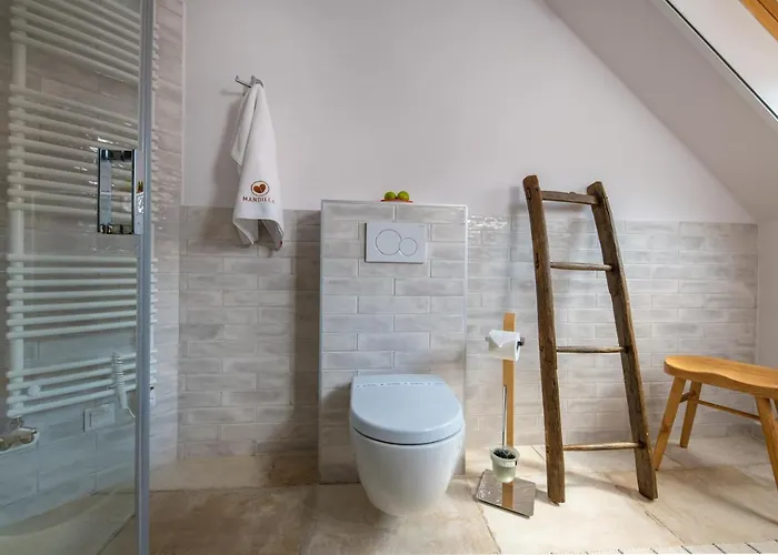 Mandilla Πανσιόν