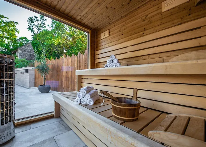 Mandilla Πανσιόν Köveskál