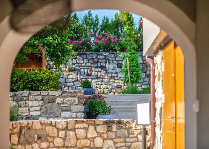 Mandilla 4* Köveskál