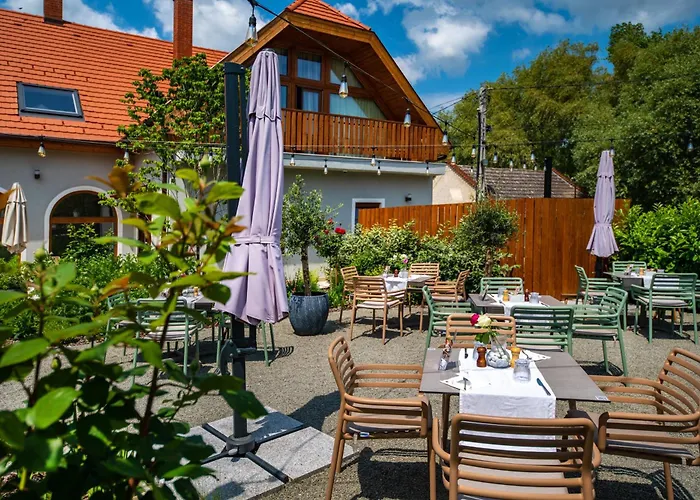 Mandilla 4* Köveskál