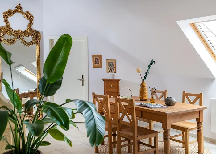 Mandilla Πανσιόν Köveskál